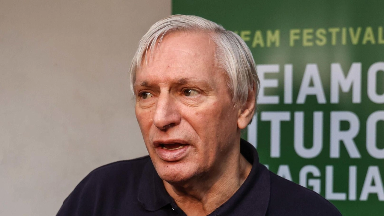 Don Luigi Ciotti, ospite del Festival, è il fondatore e presidente di Libera Don Luigi Ciotti, ospite del Festival, è il fondatore e presidente di Libera