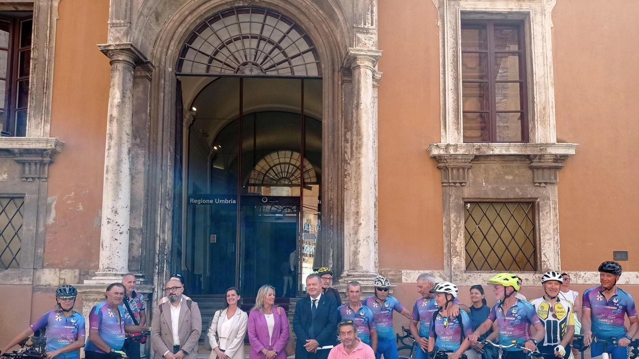 Il "Movimento di resistenza al Parkinson" fa tappa a Perugia, sensibilizzando sul morbo e promuovendo la ricerca e l'inclusione. Autorità locali accolgono i ciclisti con sostegno e impegno per la causa. Il "Movimento di resistenza al Parkinson" fa tappa a Perugia, sensibilizzando sul morbo e promuovendo la ricerca e l'inclusione. Autorità locali accolgono i ciclisti con sostegno e impegno per la causa.