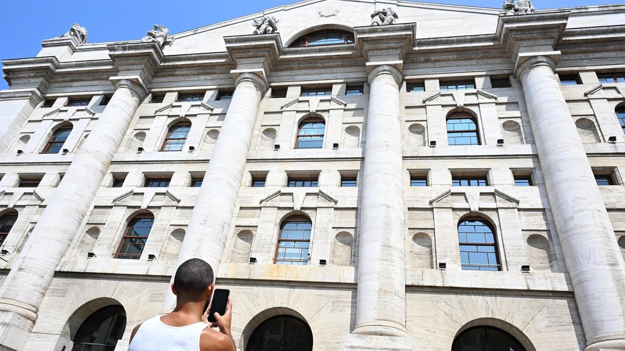 Lo spread si assesta a 86,2 punti. Giù Buzzi e Popolare Sondrio Lo spread si assesta a 86,2 punti. Giù Buzzi e Popolare Sondrio