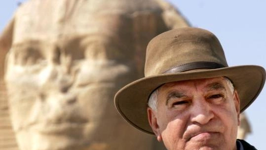 Il 19 agosto al teatro Petrarca alle 18 il più eminente egittologo al mondo Zahi Hawass, Archeologo già Ministro del Turismo in Egitto