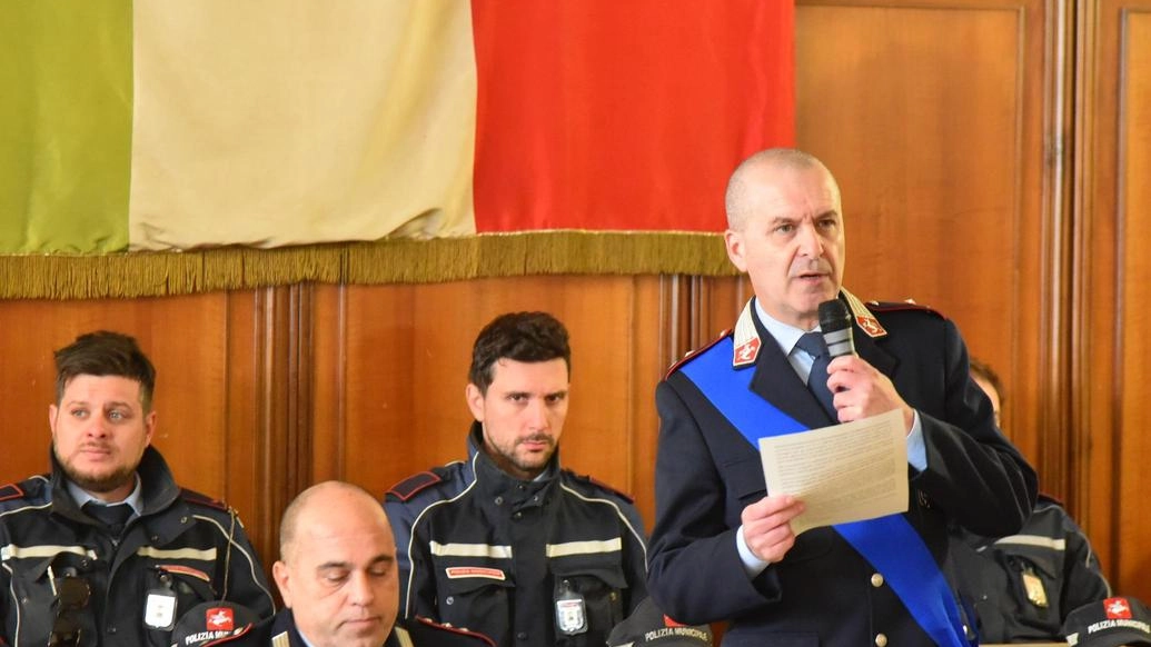 Il comandante della Polizia municipale Paolo Negrini durante le celebrazioni per i 101 anni del corpo Il comandante della Polizia municipale Paolo Negrini durante le celebrazioni per i 101 anni del corpo