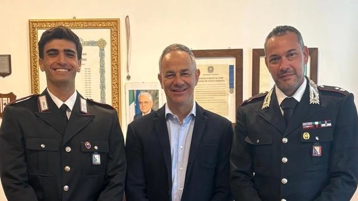 Andrea Ruggiero è il nuovo maresciallo dell’Arma a Monzone. Si è insediato il nuovo comandante della stazione dei carabinieri:... Andrea Ruggiero è il nuovo maresciallo dell’Arma a Monzone. Si è insediato il nuovo comandante della stazione dei carabinieri:...