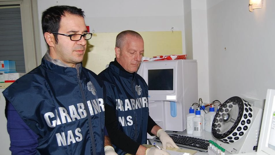 I Nas hanno tenuto sotto controllo lo studio dentistico e hanno ascoltato diversi pazienti Il centro è stato sequestrato