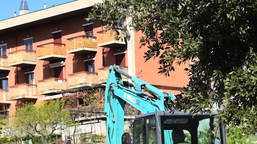 Assemblea molto partecipata: risolti alcuni problemi a Strozzacapponi ma i cittadini chiedono altre soluzioni. "Temiano tempi di percorrenza lunghi". Assemblea molto partecipata: risolti alcuni problemi a Strozzacapponi ma i cittadini chiedono altre soluzioni. "Temiano tempi di percorrenza lunghi".