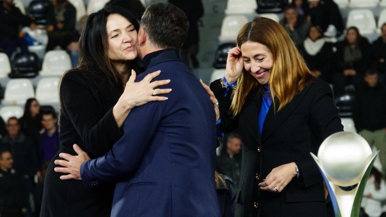 Federica Cappelletti, a sinistra, durante la premiazione (foto Alexia Frascatore) Federica Cappelletti, a sinistra, durante la premiazione (foto Alexia Frascatore)