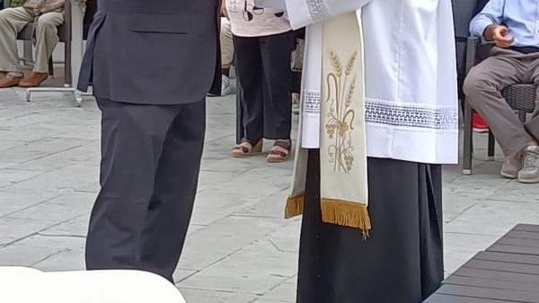 La Terra del Silenzio ha dato il benvenuto a don Rafael, il nuovo parroco. Con una cerimonia molto partecipata, e...