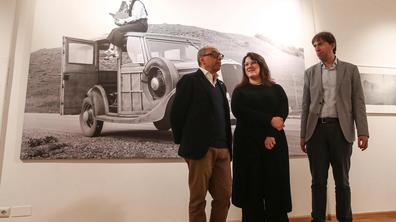 La mostra di Dorothea Lange segna l'inizio del Centro per le Arti Contemporanee a Palazzo della Penna, con oltre 130 scatti iconici. La mostra di Dorothea Lange segna l'inizio del Centro per le Arti Contemporanee a Palazzo della Penna, con oltre 130 scatti iconici.
