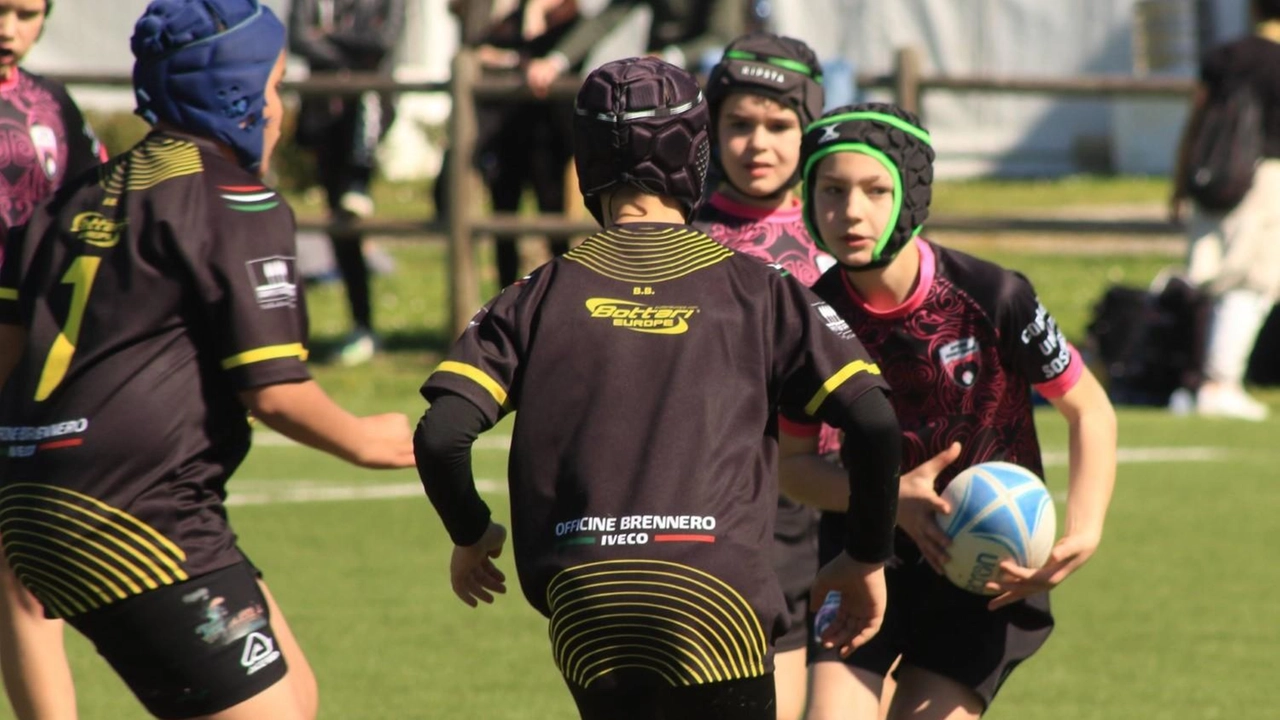 Il presidente degli Apuani Rugby Massa, Davide Bernabei. La società vanta un centinaio di tesserati. Ci sono anche le squadre giovanili under 6, under 8, under 10 e under 14