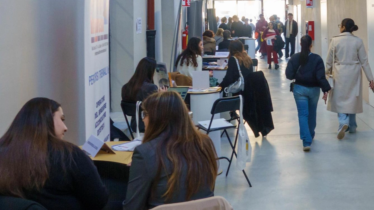 Una delle strutture del campus universitario della Spezia. La gara d’appalto per la realizzazione del dormitorio è finita nelle secche del Tar dopo l’esclusione di una delle due aziende che avevano presentato l’offerta per aggiudicarsi i lavori