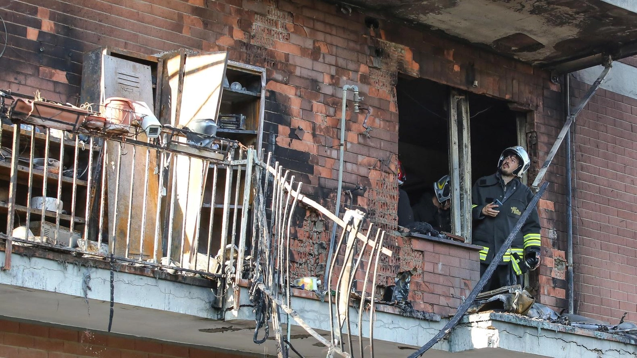 Esplosioni e fiamme in casa. Ferita coppia di anziani coniugi