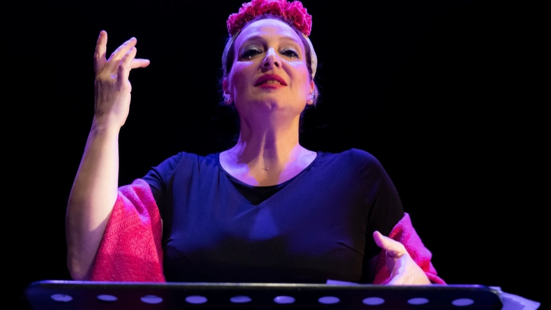Angela Antonini porta sul palco 'Mujeres' Angela Antonini porta sul palco 'Mujeres'