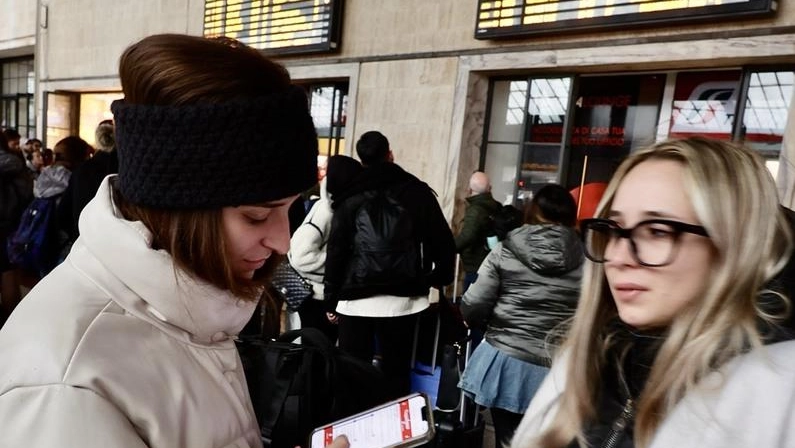 Nel 2026 Sncf dovrebbe entrare nel mercato dell’alta velocità, anche a Firenze. L’assessore Baccelli: "Rete già satura, non rinunceremo a nessun convoglio". Nel 2026 Sncf dovrebbe entrare nel mercato dell’alta velocità, anche a Firenze. L’assessore Baccelli: "Rete già satura, non rinunceremo a nessun convoglio".