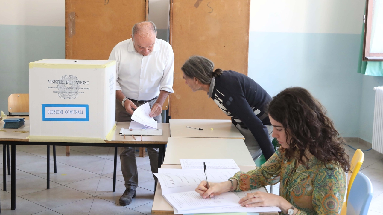 Un seggio elettorale (foto di repertorio) Un seggio elettorale (foto di repertorio)