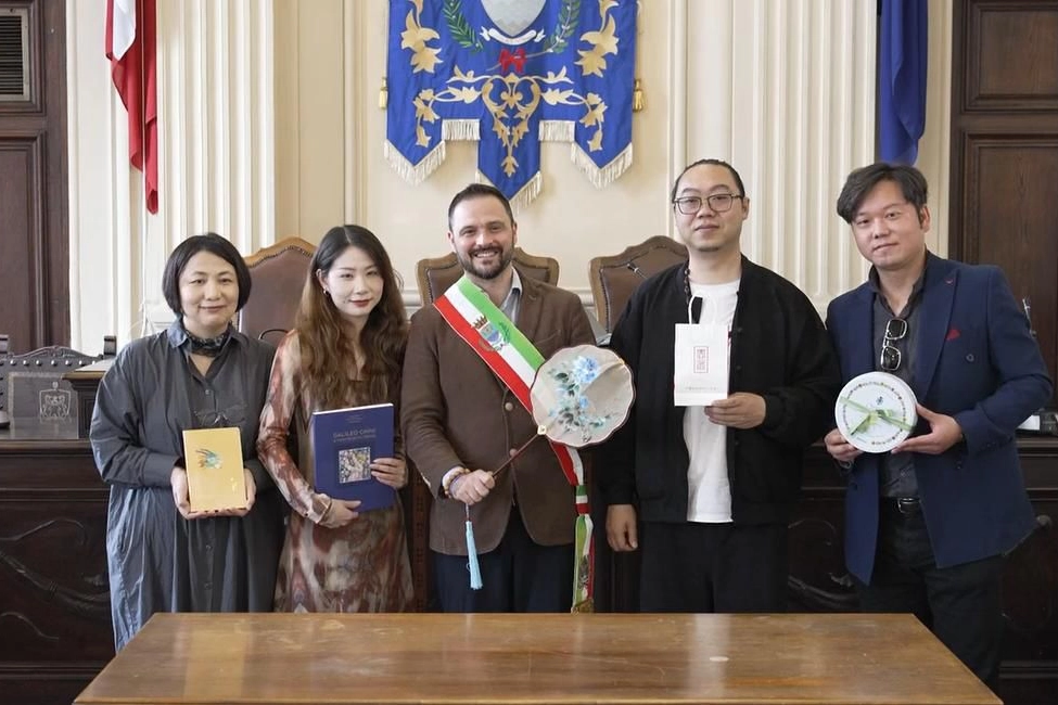 La delegazione con il sindaco Baroncini