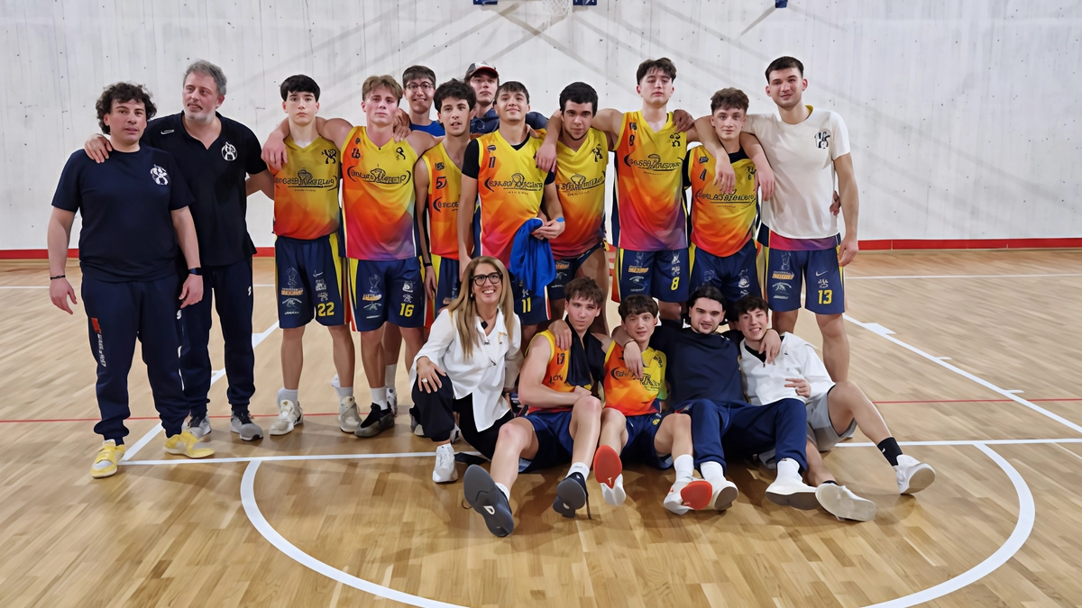 I Legends Under 19 avanzano alle final four del torneo gold dopo aver battuto Pescia 71-62. Prossima sfida contro US Livorno. I Legends Under 19 avanzano alle final four del torneo gold dopo aver battuto Pescia 71-62. Prossima sfida contro US Livorno.