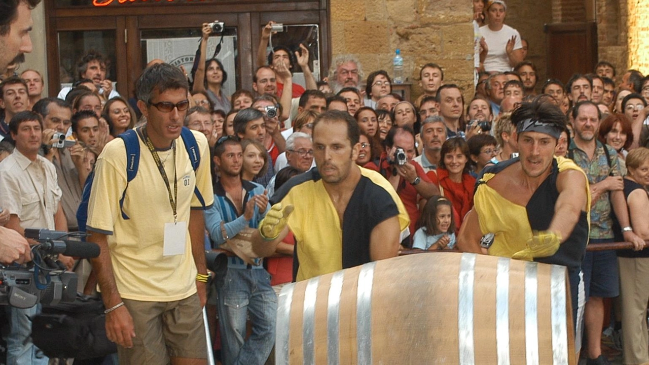 A sinistra Lorenzo Martire, detto ’Torello’ durante una delle sue. vittorie spettacolari A sinistra Lorenzo Martire, detto ’Torello’ durante una delle sue. vittorie spettacolari