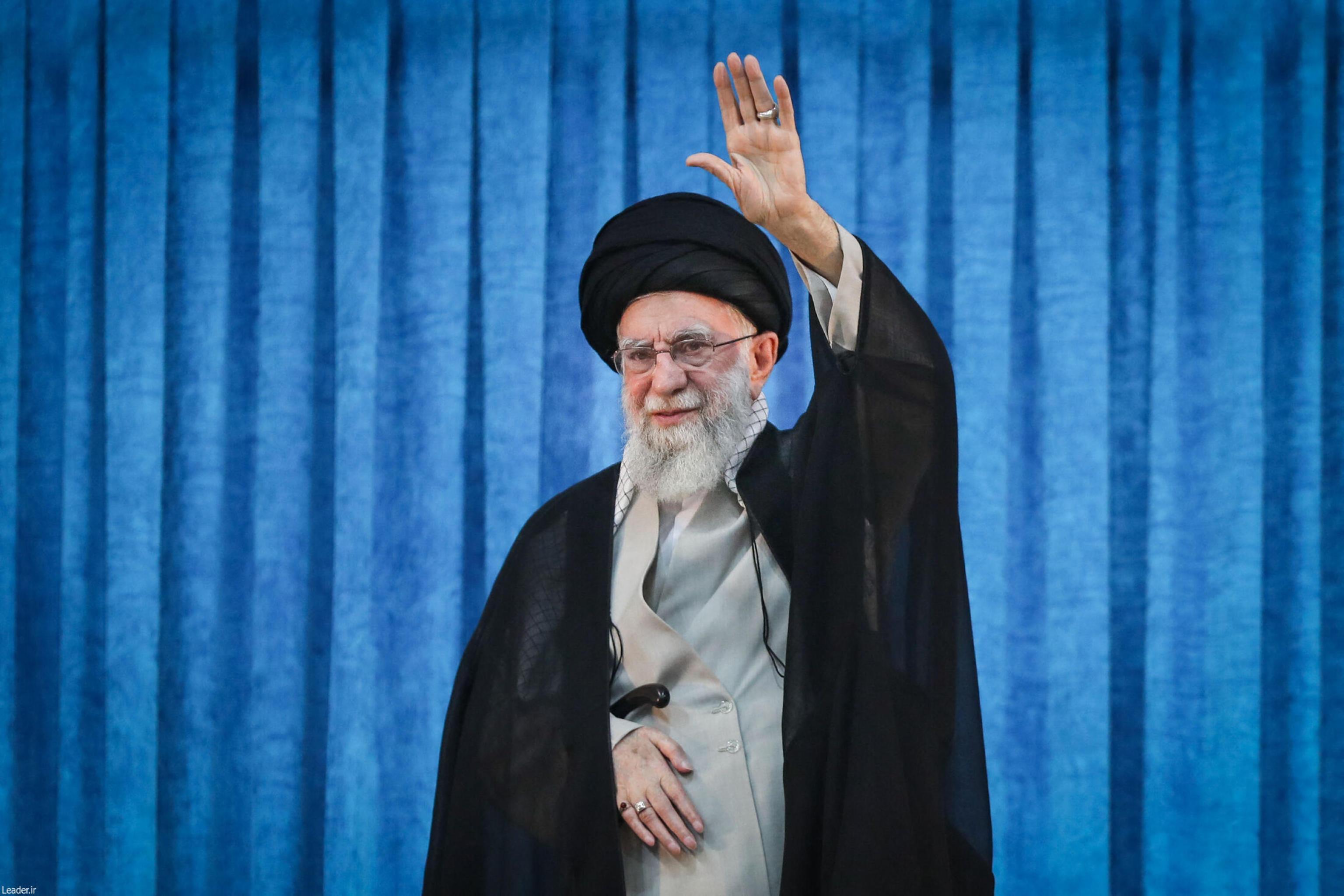 https://www.lanazione.it/image-service/view/acePublic/alias/contentid/ZmYxYjdlY2MtYmVhZS00/0/files-iran-us-israel-politics-khamenei.jpeg