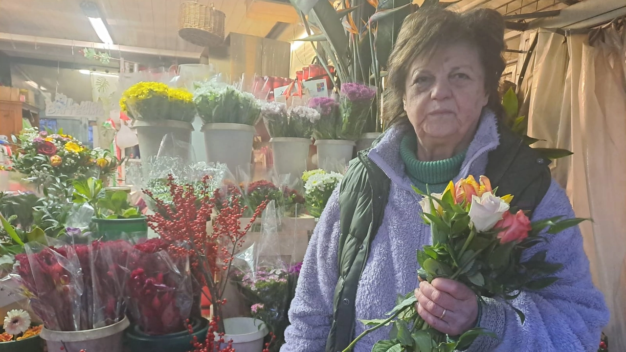 Ivana Barsotti, storica fioraia viareggina di 76 anni, ha deciso di aprire un negozio alla Migliarina insieme a sua figlia Ivana Barsotti, storica fioraia viareggina di 76 anni, ha deciso di aprire un negozio alla Migliarina insieme a sua figlia