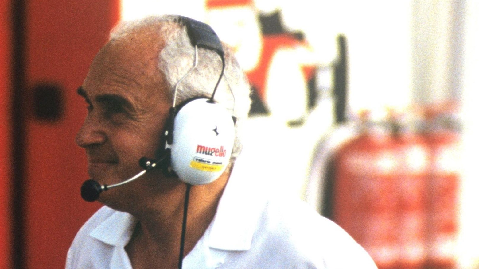 Remo Cattini, primo direttore del Mugello, è ricordato con affetto nel mondo del motorsport a tre anni dalla sua scomparsa. La sua figura è stata fondamentale nella storia dell'autodromo, amato dai piloti e dalla Ferrari.