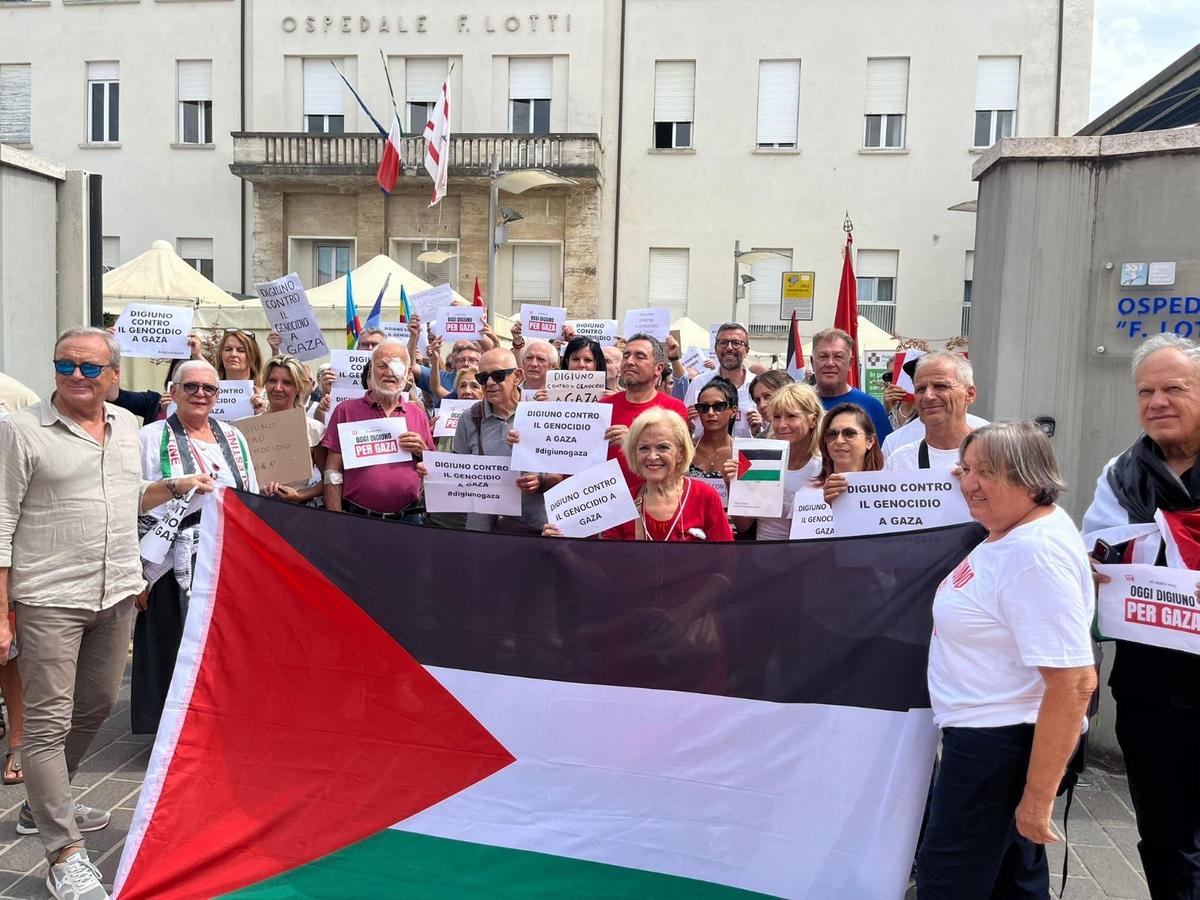 Sanitari per Gaza, flash mob al Lotti. Franconi: "No Capodano in piazza"