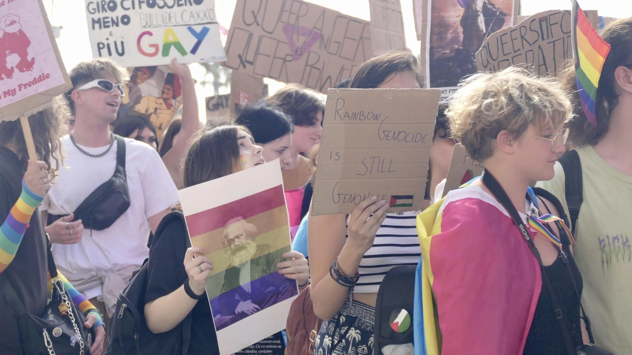 “Indomita e fiera“, questa la sigla del Toscana Pride che avrà luogo, domani, nelle strade di Lucca. E così, indomita... “Indomita e fiera“, questa la sigla del Toscana Pride che avrà luogo, domani, nelle strade di Lucca. E così, indomita...