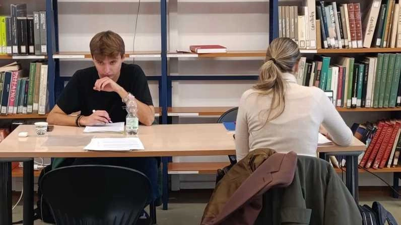 Gli utenti chiedono chiarezza sul futuro dei servizi durante i lavori di ampliamento della Biblioteca Giampaoli. Gli utenti chiedono chiarezza sul futuro dei servizi durante i lavori di ampliamento della Biblioteca Giampaoli.