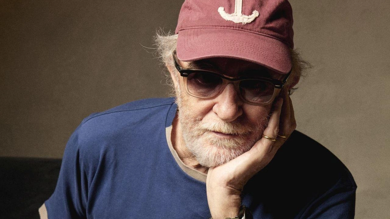 E’ Francesco De Gregori (nella foto) l’ospite straordinario della serata benefica organizzata dal club Inner Wheel Foligno per sostenere il... E’ Francesco De Gregori (nella foto) l’ospite straordinario della serata benefica organizzata dal club Inner Wheel Foligno per sostenere il...