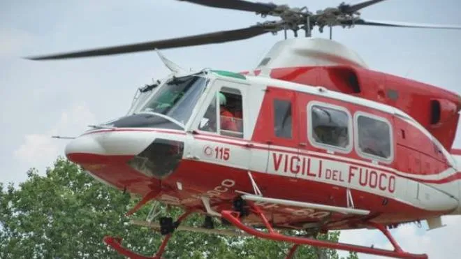 I due escursionisti sono stati tratti in salvo dall'elicottero Drago 54
