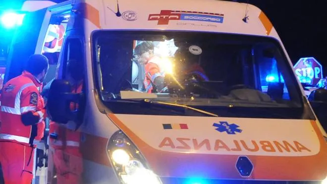 Nerviano - Ambulanza soccorsi
foto Roberto Garavaglia