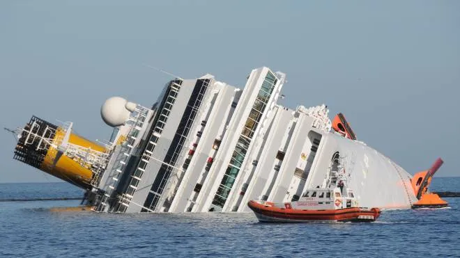 PRESSPHOTO  Isola del Giglio GR, tragedia della nave Costa Concordia.  Foto Tommaso Angiolini/New Press Photo