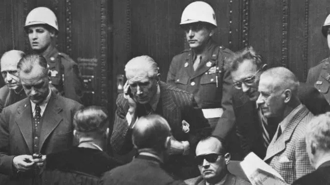 I gerarchi nazisti al processo di Norimberga dopo la guerra (foto d’archivio)