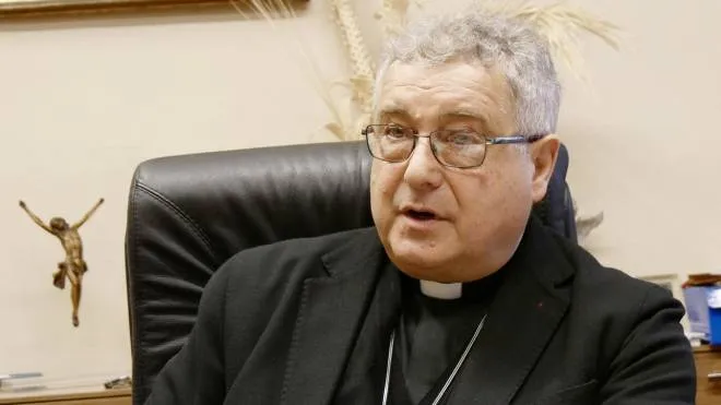 Il vescovo Giovanni Nerbini invita i parroci a parlare di truffe con gli anziani