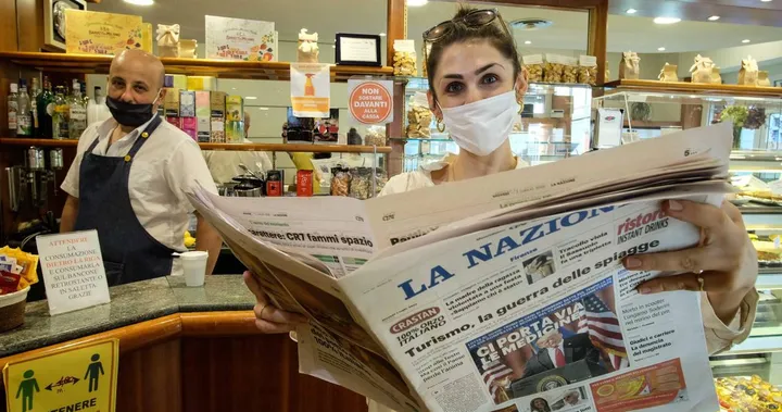 Con il decreto 70 della Regione Toscana torna anche la possibilità di sfogliare il giornale al bar