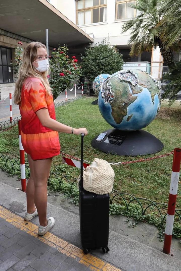 PRESSPHOTO Firenze, Stazione SMN, "WePlanet 100 Globi per un futuro sostenibile", installazione artistica



Giuseppe Cabras/New Press Photo