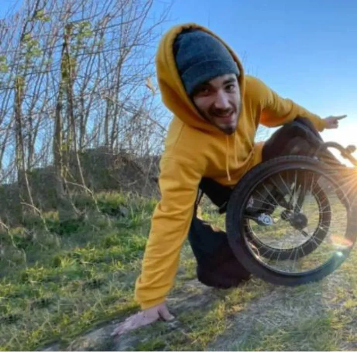 Elia Mugnai, il giovane rimasto paralizzato dopo un incidente nel 2018