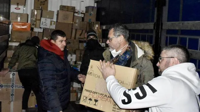Uno dei Tir carichi di aiuti umanitari che nel corso di queste settimane sono partiti da Grosseto diretti in alcune città ucraine