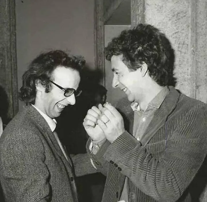 Una rara foto con Roberto Benigni e Francesco Nuti insieme a Prato. Giovedì sera la presentazione in Lazzerini del libro dedicato ai comici toscani