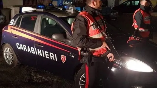 Foto generica carabinieri di notte