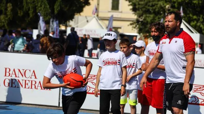 Scatti dalla giornata di sport e festa organizzata ieri mattina a Empoli (foto Gasperini/Germogli)