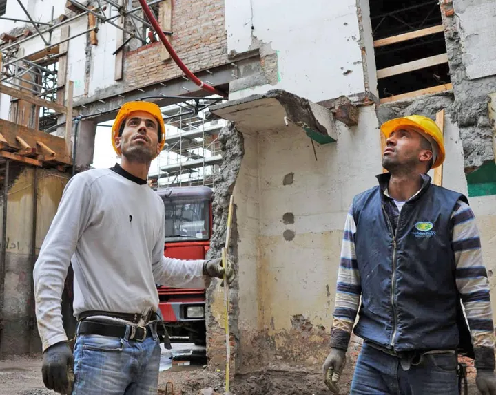 Lavoratori del settore edile all’interno di un cantiere