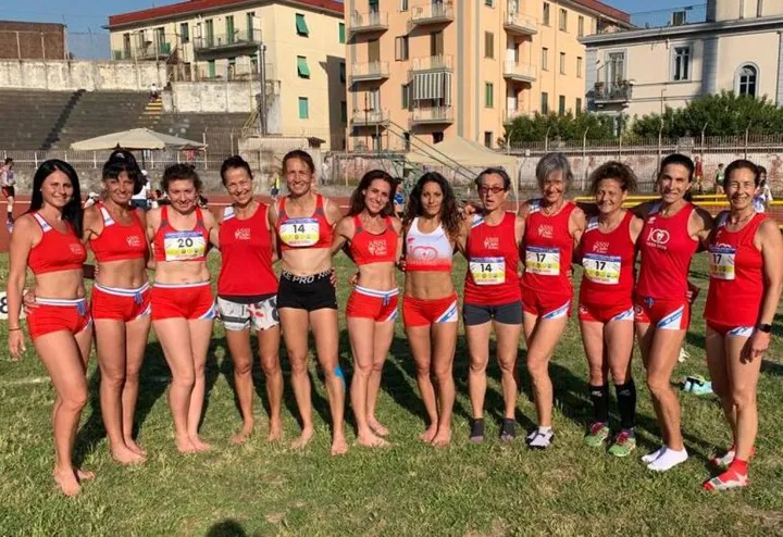 Un gruppo delle atlete protagoniste nel campionato italiano di staffette