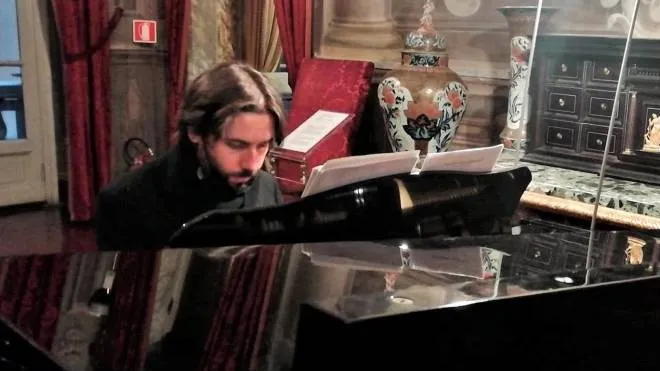Il pianista Emanuele Delucchi, direttore artistico del festival
