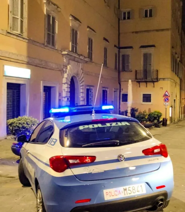 Le forze dell’ordine, in servizio nel centro di Perugia. , sono intervenuti intorno alle 3 e mezza di notte