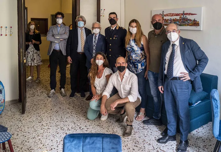I vertici dei Rotary Club di Siena con i dirigenti della questura nella ’stanza rosa’
