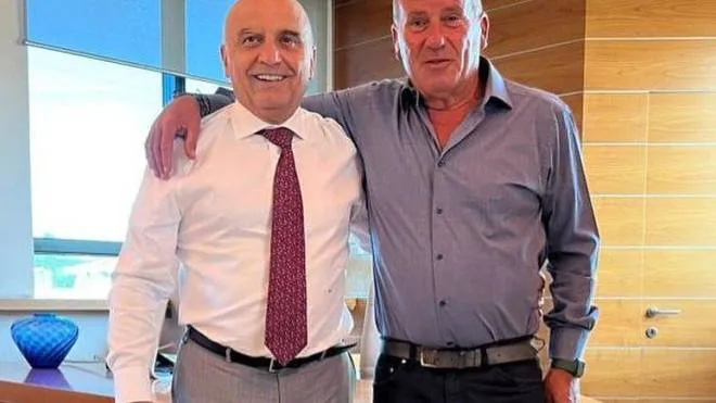 Fabrizio Bernini (a sinistra) con il tesoriere del Montevarchi Ferdinando Neri