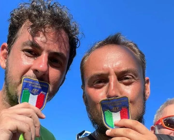 Marco Stancati e Paolo Naldi festeggiano dopo la finale a Marina di Ravenna