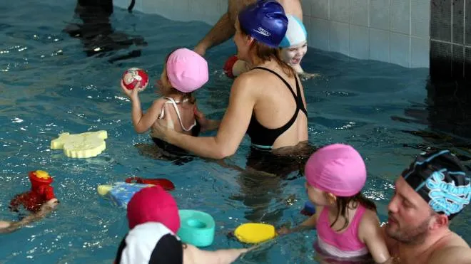 Corsi per bambini alla piscina delle Bagnese