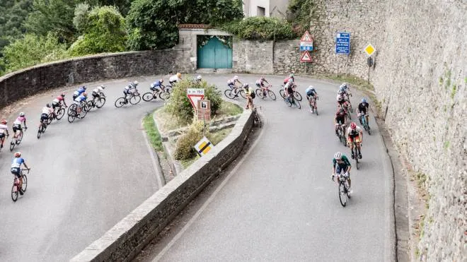 Una fase del Giro della Lunigiana 2021