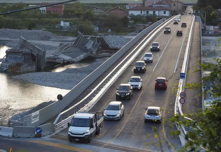 Il nuovo ponte di Albiano Magr. a ora aperto al traffico dopo il lungo cantiere