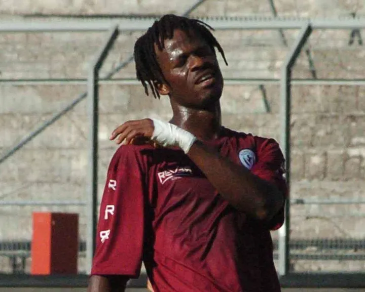 L’attaccante Samake Boubacar durante il test con il San Donato